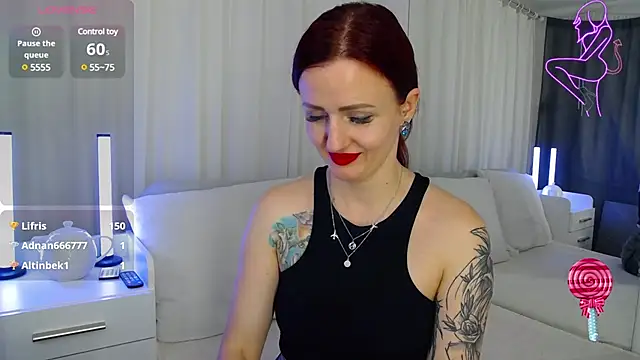Snapshot of ElisaJane chatting on February 20, 2025, 3:56 am ElisaJane online show from February 20, 2025, 3:56 am