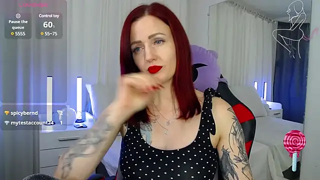 Snapshot of ElisaJane chatting on February 26, 2025, 1:36 am ElisaJane online show from February 26, 2025, 1:36 am