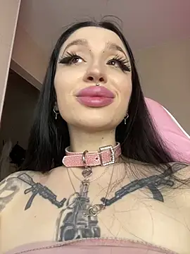 Molly  Moon online show from April 11, 2026, 2:30 am