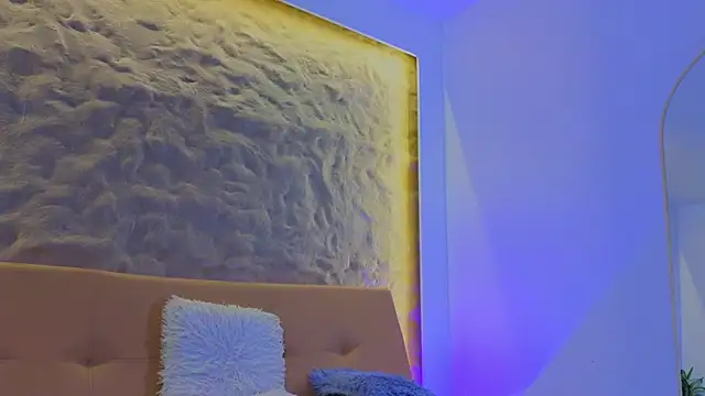 Isa  Blanc online show from October 23, 2025, 3:16 am