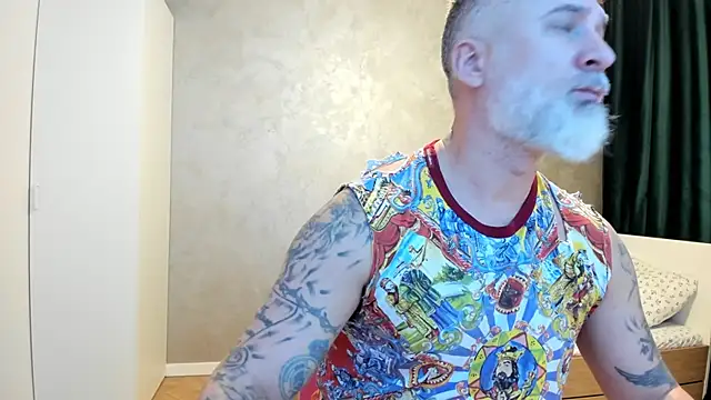 BlowMyXXL online show from January 8, 2025, 7:13 pm