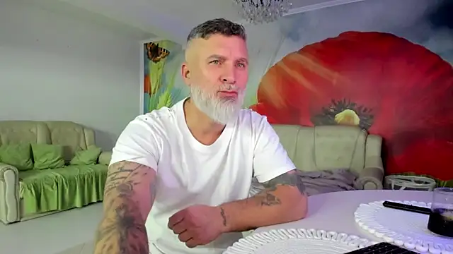 BlowMyXXL online show from January 13, 2026, 10:13 pm