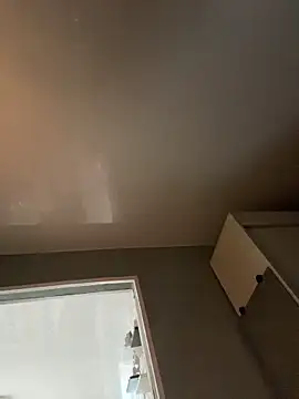 Snapshot of MerlinDave chatting on March 31, 2026, 1:07 am MerlinDave online show from March 31, 2026, 1:07 am