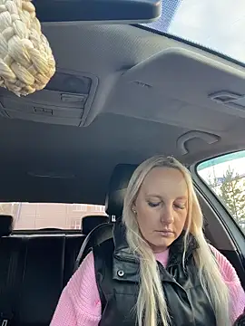 Snapshot of MerlinDave chatting on April 8, 2026, 1:18 am MerlinDave online show from April 8, 2026, 1:18 am