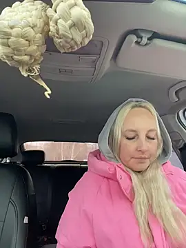 Snapshot of MerlinDave chatting on March 18, 2026, 1:31 am MerlinDave online show from March 18, 2026, 1:31 am