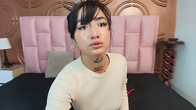 Snapshot of emmily_keller19 chatting on March 31, 2026, 1:13 pm emmily keller19 online show from March 31, 2026, 1:13 pm