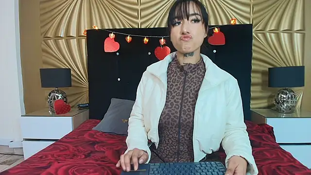 Snapshot of emmily_keller19 chatting on February 5, 2026, 1:18 pm emmily keller19 online show from February 5, 2026, 1:18 pm