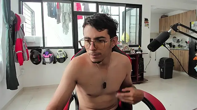 Snapshot of MauroD17 chatting on April 11, 2026, 3:27 pm MauroD17 online show from April 11, 2026, 3:27 pm