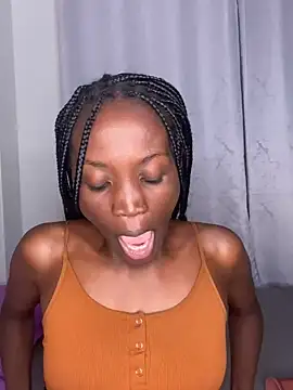 Snapshot of Fanclubbbbb chatting on February 25, 2025, 10:53 pm Fanclubbbbb online show from February 25, 2025, 10:53 pm