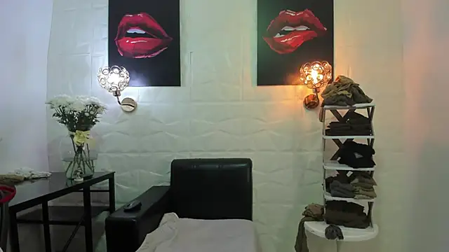Snapshot of miss_lucero1 chatting on February 27, 2025, 5:18 am miss lucero1 online show from February 27, 2025, 5:18 am