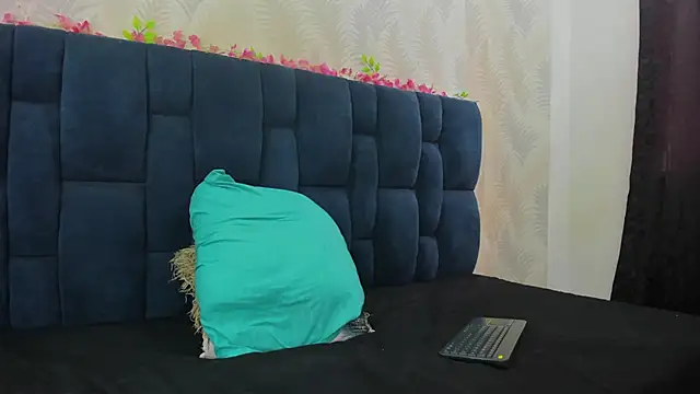 Ammy Connor1 online show from February 16, 2026, 9:02 pm