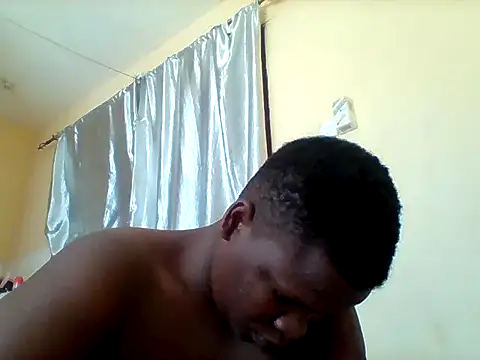 prittylorah15 online show from October 31, 2025, 6:32 am