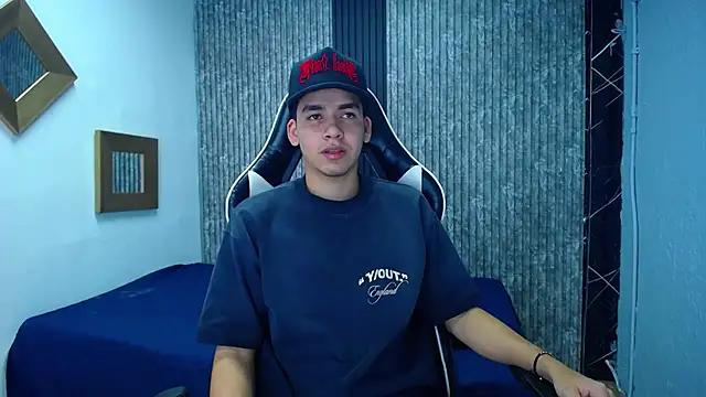 Mike 0233  online show from November 28, 2025, 4:12 am