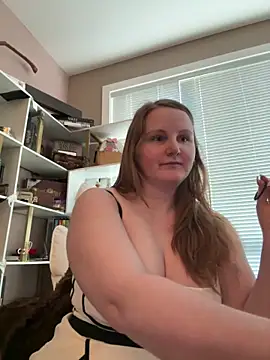 GingerSnap33 online show from April 14, 2026, 1:10 am