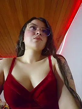 Snapshot of juli05star20 chatting on April 15, 2026, 3:34 am juli05star20 online show from April 15, 2026, 3:34 am