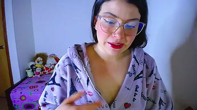 juli05star20 online show from September 11, 2025, 2:22 am