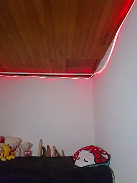 Snapshot of juli05star20 chatting on April 9, 2026, 2:24 am juli05star20 online show from April 9, 2026, 2:24 am