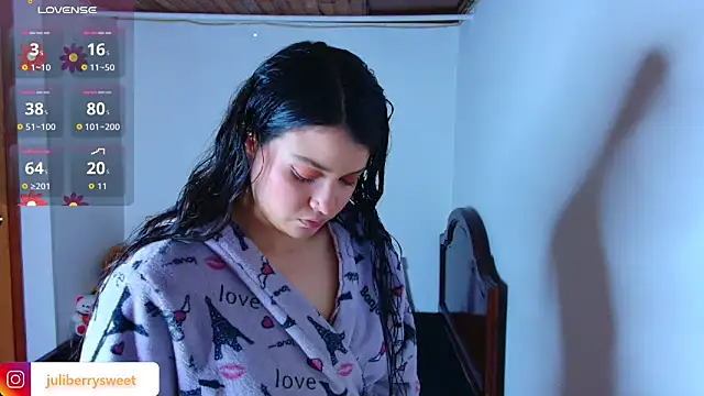 juli05star20 online show from November 7, 2025, 9:41 pm