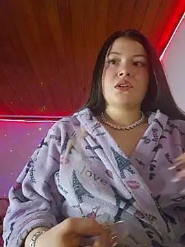 juli05star20 online show from May 17, 2026, 9:15 pm