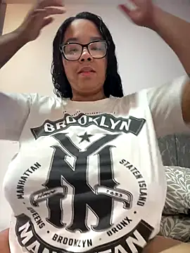 XMara online show from December 15, 2025, 5:41 pm