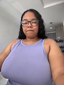 Snapshot of XMara chatting on September 25, 2025, 5:41 pm XMara online show from September 25, 2025, 5:41 pm