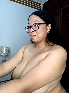 Snapshot of XMara chatting on February 11, 2025, 1:52 am XMara online show from February 11, 2025, 1:52 am