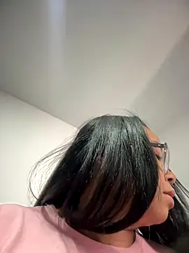 XMara online show from October 28, 2025, 6:51 pm