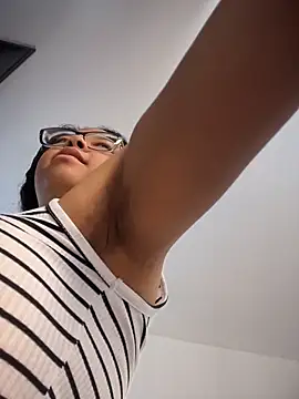 XMara online show from March 26, 2026, 3:32 pm