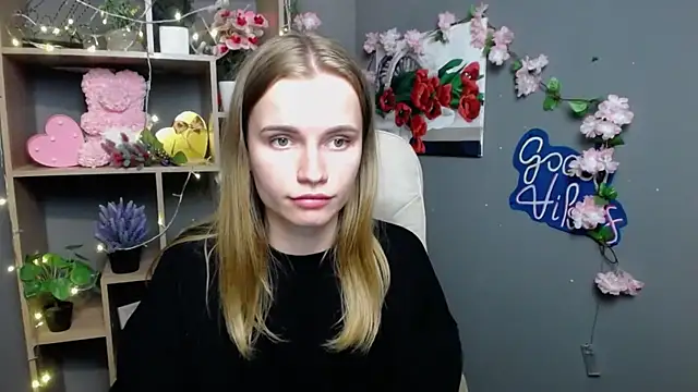 MargaritaKiss online show from May 27, 2026, 7:32 pm