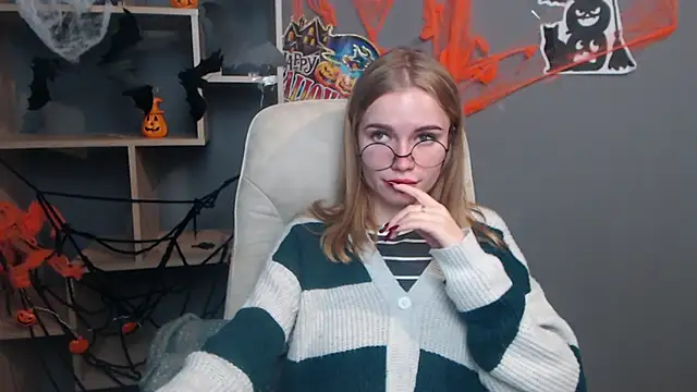 MargaritaKiss online show from November 2, 2025, 8:36 pm