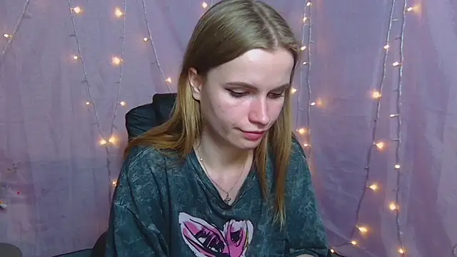 MargaritaKiss online show from May 13, 2026, 7:54 pm