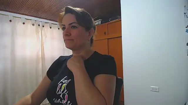 Snapshot of wandarubio chatting on February 2, 2025, 10:06 pm wandarubio online show from February 2, 2025, 10:06 pm