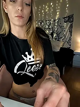 Snapshot of Nikiita-28 chatting on March 20, 2025, 3:36 pm Nikiita-28 online show from March 20, 2025, 3:36 pm