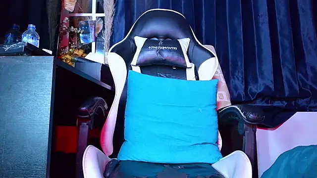 Snapshot of the_dog_lian chatting on April 1, 2026, 1:41 pm the dog lian online show from April 1, 2026, 1:41 pm