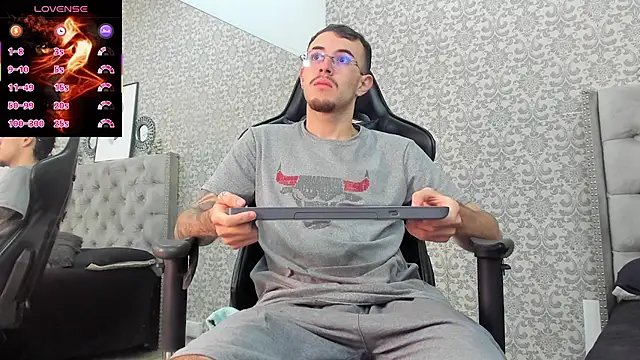 CodyWalkerR online show from November 5, 2025, 5:27 pm