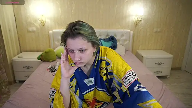 LunaaMayy online show from February 17, 2026, 12:19 am