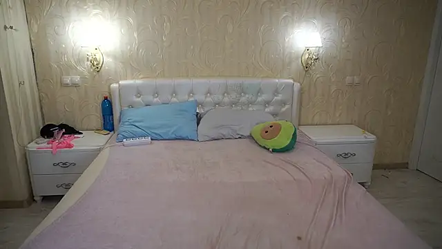 LunaaMayy online show from May 23, 2026, 3:44 pm