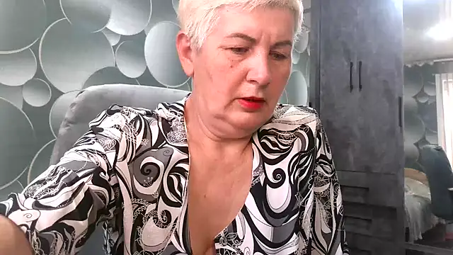 NicoleOlla online show from October 3, 2025, 4:58 am