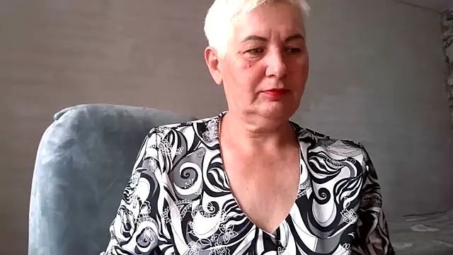 NicoleOlla online show from September 9, 2025, 2:21 am