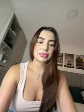 caralella online show from May 12, 2026, 8:37 pm