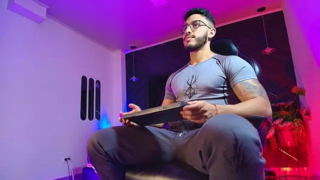 Liam Kleiin online show from April 13, 2026, 11:47 am