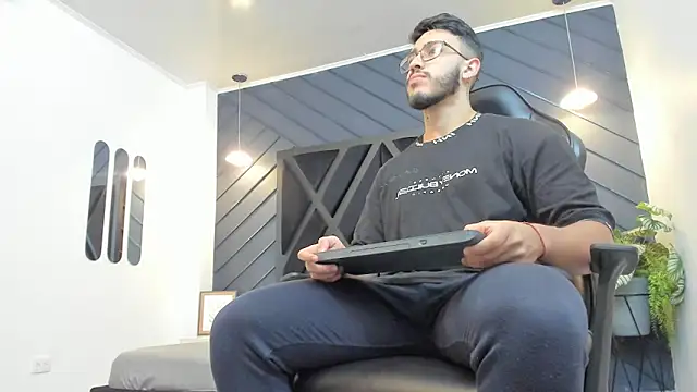 Liam Kleiin online show from September 29, 2025, 11:27 am