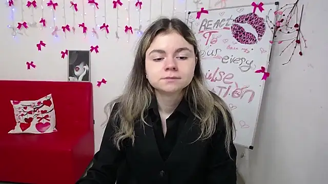 TinaRedly online show from March 13, 2026, 6:13 pm