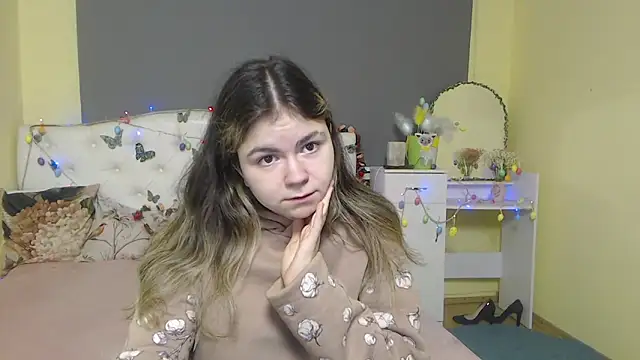 TinaRedly online show from April 10, 2026, 6:20 am