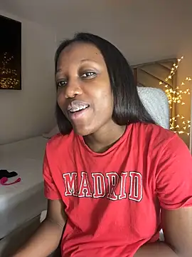 Snapshot of kellya_ chatting on February 3, 2026, 11:43 pm kellya online show from February 3, 2026, 11:43 pm