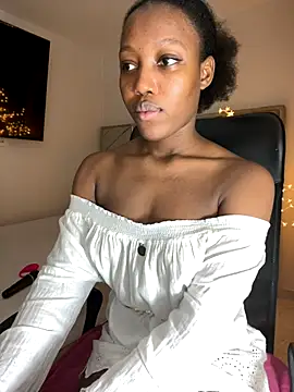 kellya  online show from October 25, 2025, 11:27 pm