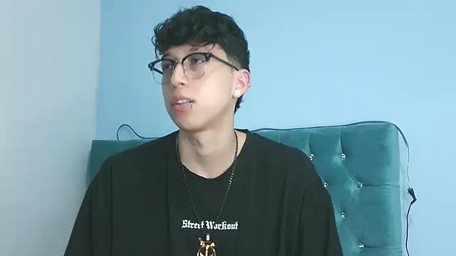  Thomas hot  online show from April 16, 2026, 2:34 am