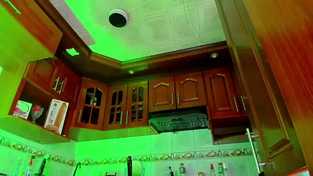 LaureenHills online show from March 15, 2025, 6:25 am