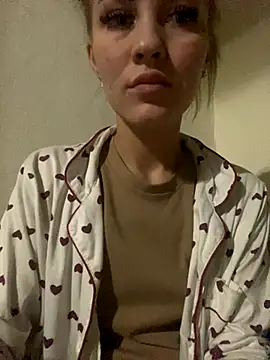 DreamGirl-777 online show from November 9, 2025, 8:24 pm