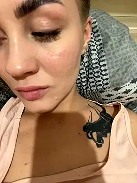 DreamGirl-777 online show from October 22, 2025, 2:16 pm